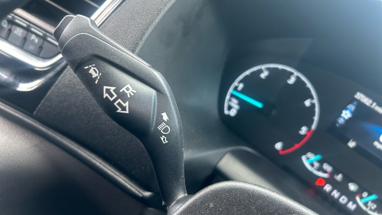 Ford Transit Custom 320 L1 Diesel Fwd 2.0 EcoBlue 170ps Low Roof D/Cab Limited Van Auto